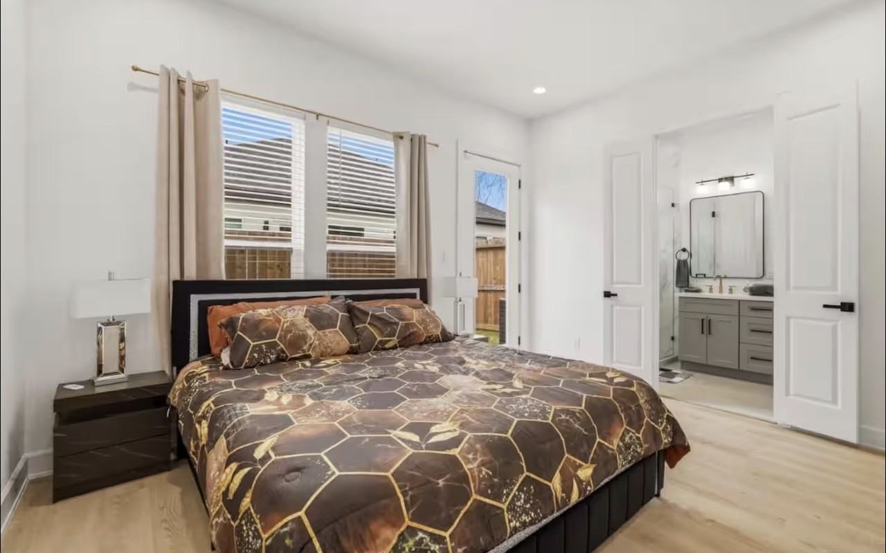 6532 Weston St #A - Photo 7 of 16