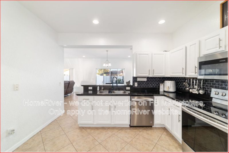 5094 Ne 122nd Blvd - Photo 3 of 18