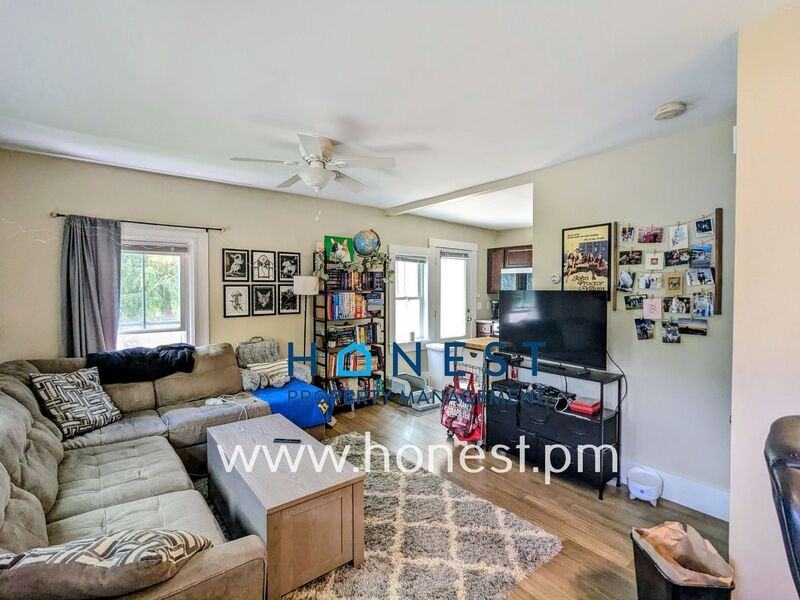 18 Warren St #2 - Photo 7 of 20