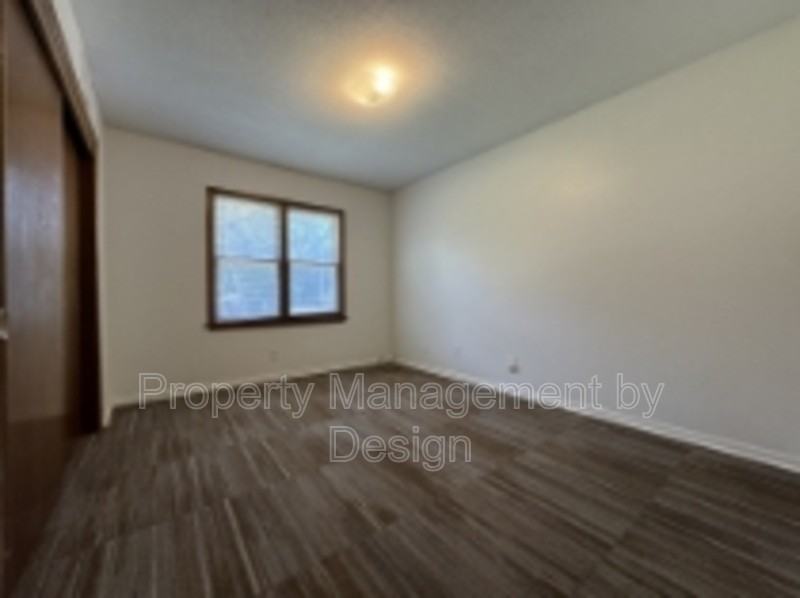 1033 5th St #6 - Photo 3 of 14