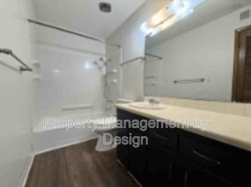 1033 5th St #6 - Photo 5 of 14