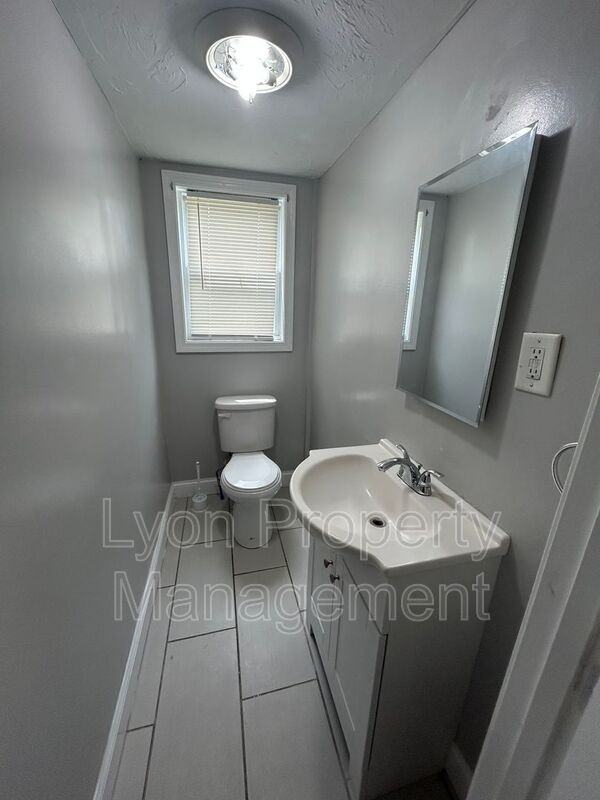 36 Boyle Ave - Photo 5 of 16