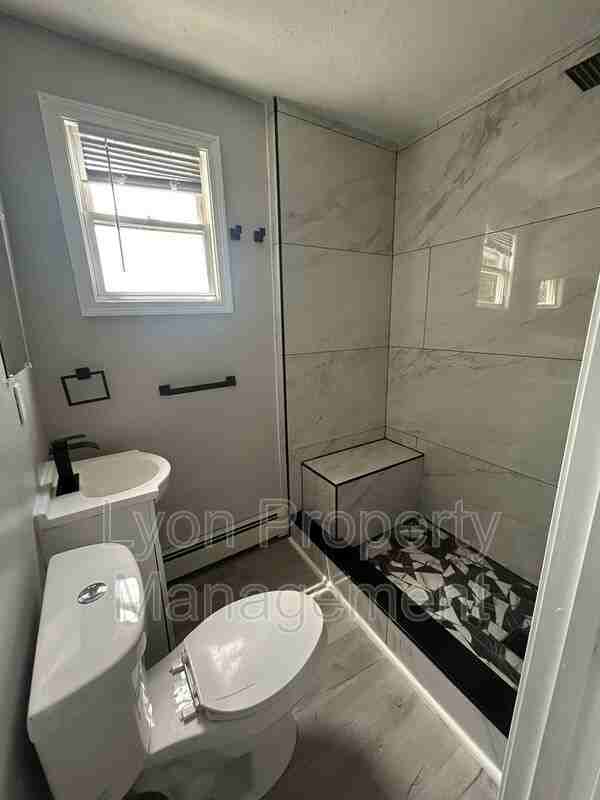 36 Boyle Ave - Photo 6 of 16