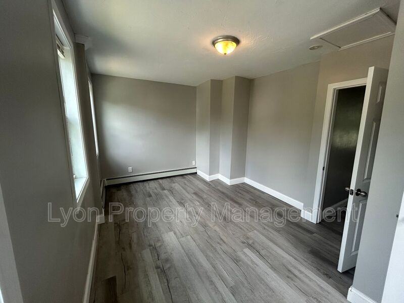 36 Boyle Ave - Photo 7 of 16