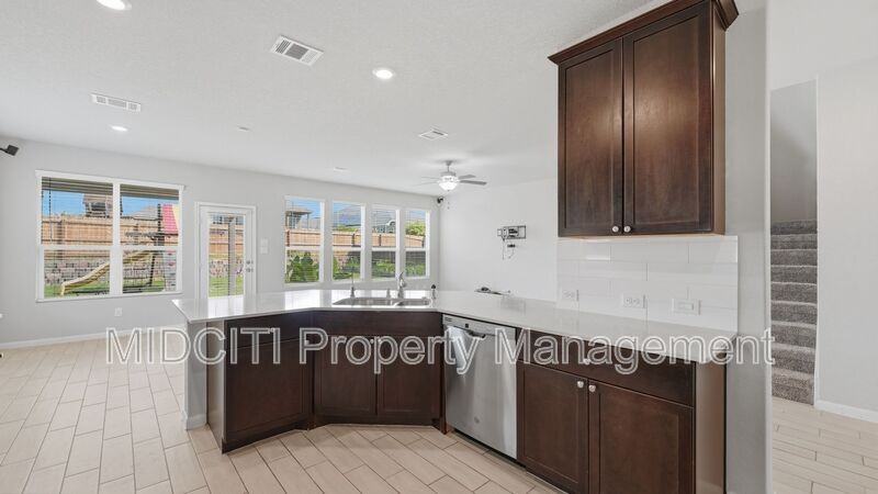 1858 Lauter Ln - Photo 3 of 46