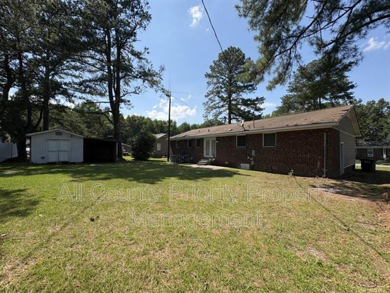 513 W Jones Ave - Photo 2 of 13