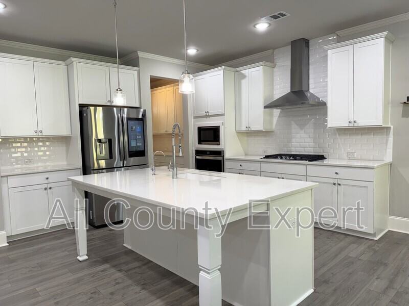 5145 Explorer Ln - Photo 6 of 46