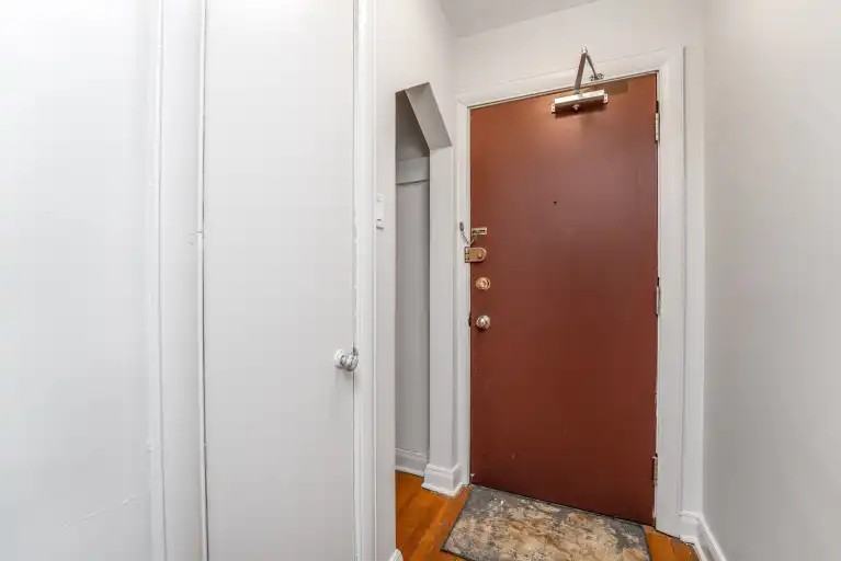 15 Lenore Pl #9 - Photo 4 of 14