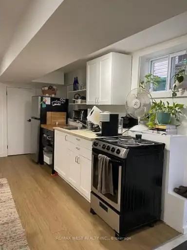 76 Bellwoods Ave - Photo 2 of 10