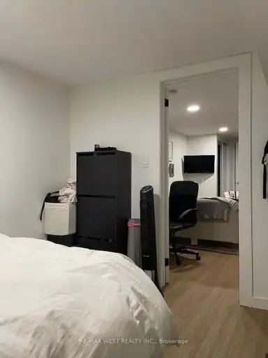 76 Bellwoods Ave - Photo 4 of 10