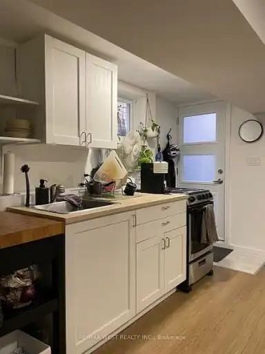 76 Bellwoods Ave - Photo 5 of 10