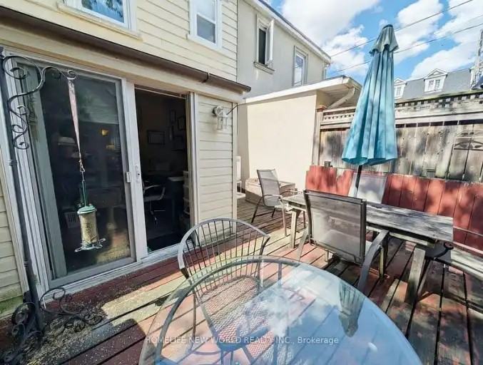 10 Dixon Ave - Photo 2 of 10