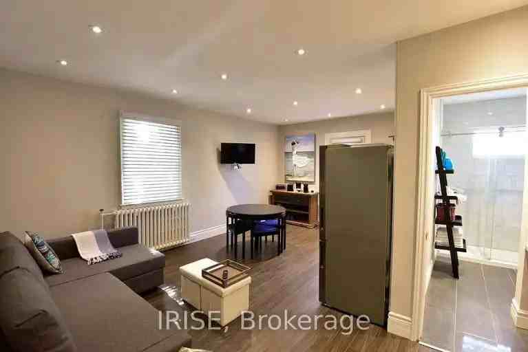 2 Selwood Ave #E - Photo 3 of 6