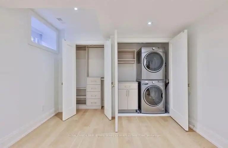 234 Brock Ave - Photo 4 of 13