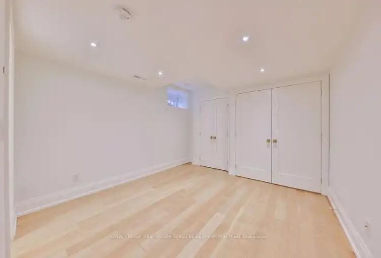 234 Brock Ave - Photo 5 of 13