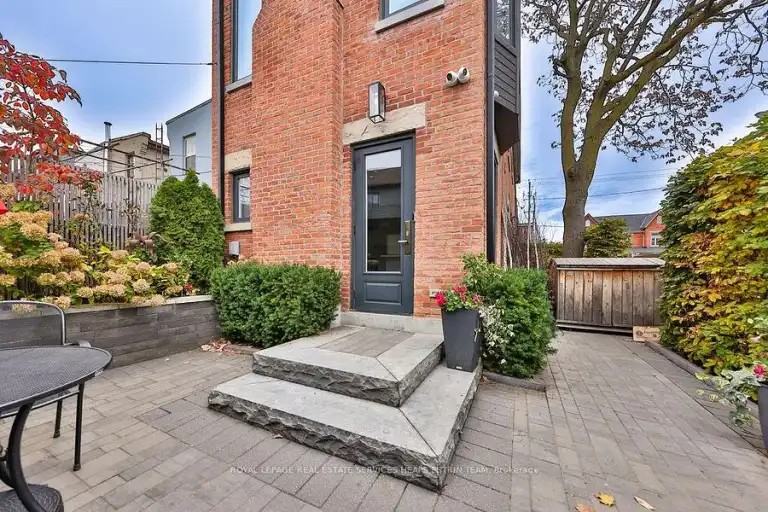 234 Brock Ave - Photo 6 of 13