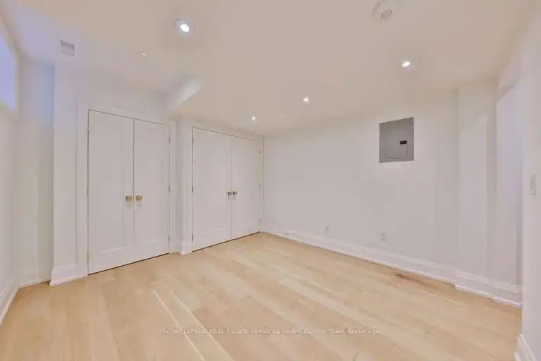 234 Brock Ave - Photo 7 of 13