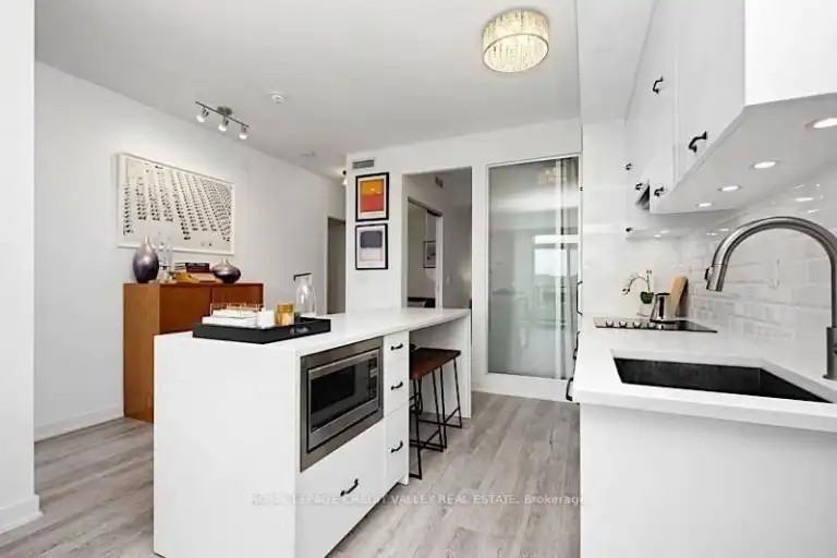 106 Dovercourt Rd #611 - Photo 4 of 11