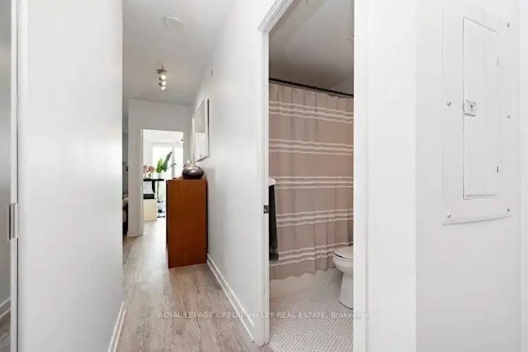 106 Dovercourt Rd #611 - Photo 5 of 11