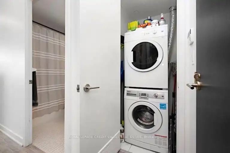 106 Dovercourt Rd #611 - Photo 7 of 11