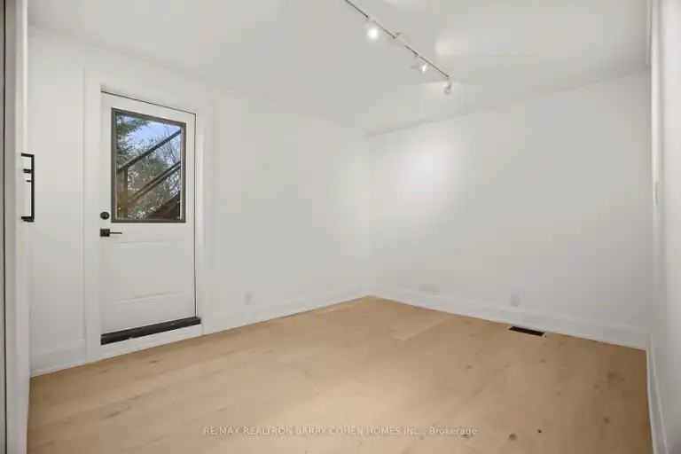 231 Macpherson Ave - Photo 2 of 25