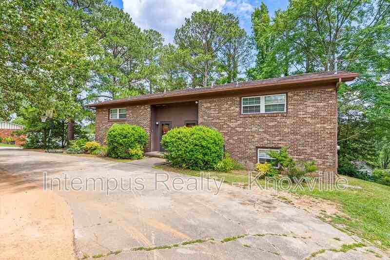 8738 Gleason Dr - Photo 3 of 33