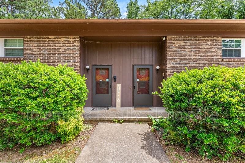 8738 Gleason Dr - Photo 4 of 33
