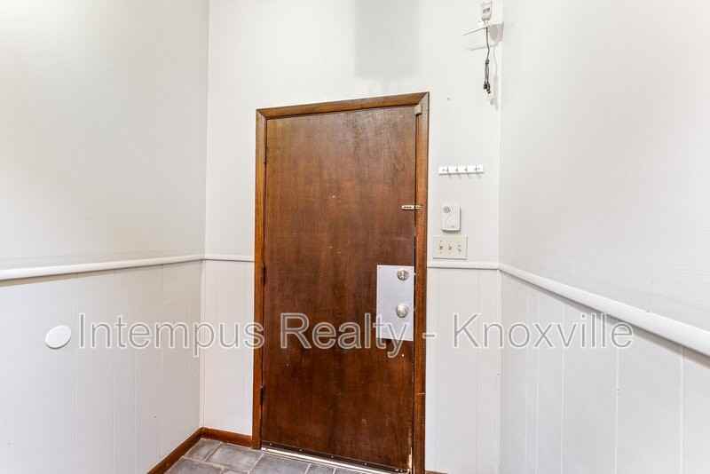 8738 Gleason Dr - Photo 6 of 33