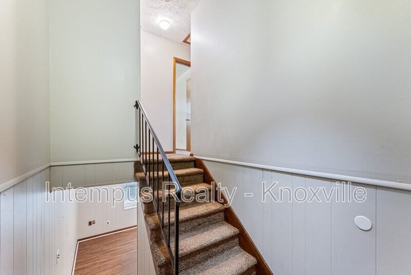 8738 Gleason Dr - Photo 7 of 33