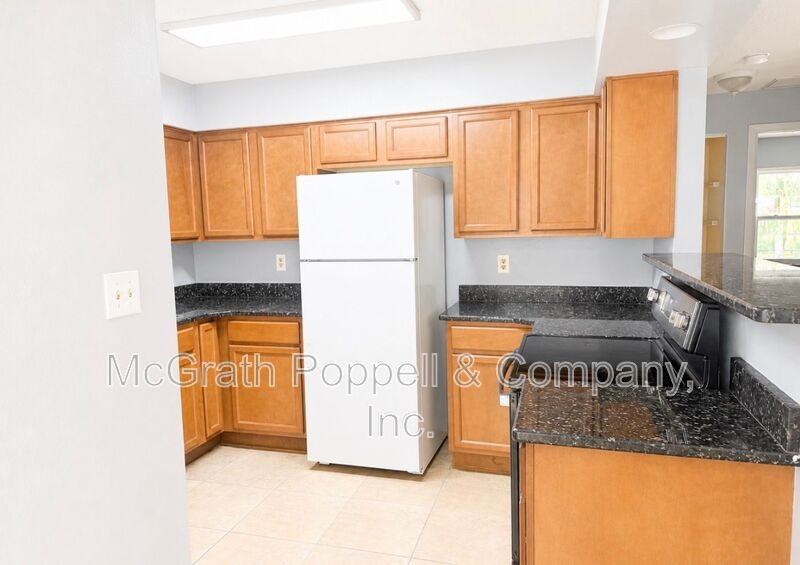 7702 Chase Rd - Photo 5 of 15