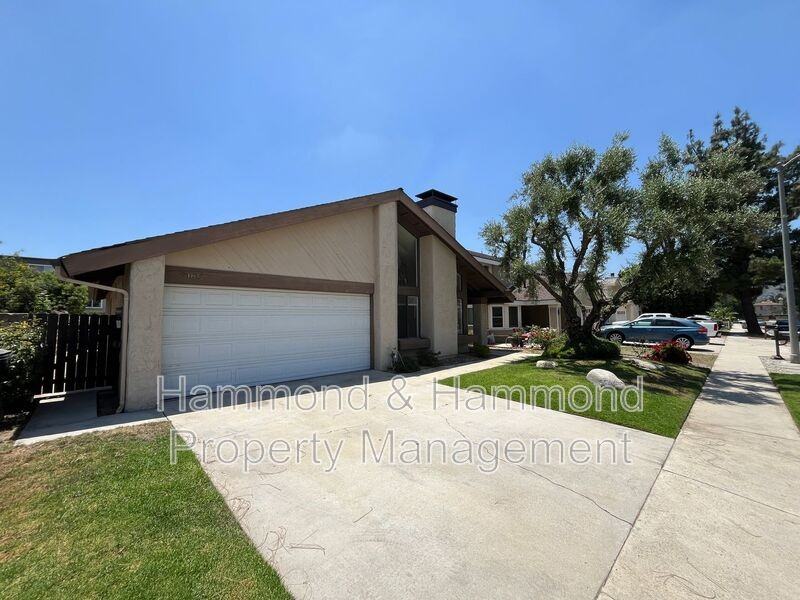 21812 Vintage St - Photo 3 of 33