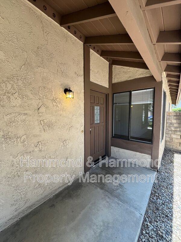 21812 Vintage St - Photo 5 of 33