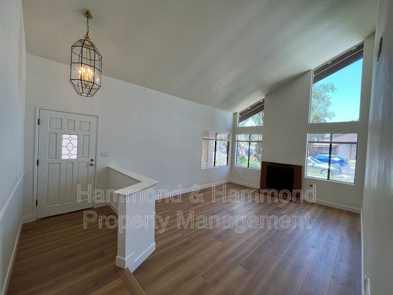 21812 Vintage St - Photo 7 of 31