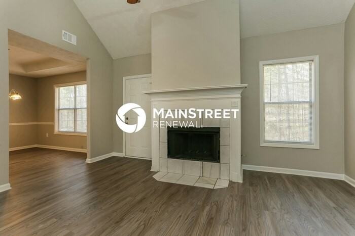 250 Saratoga Ct - Photo 5 of 16