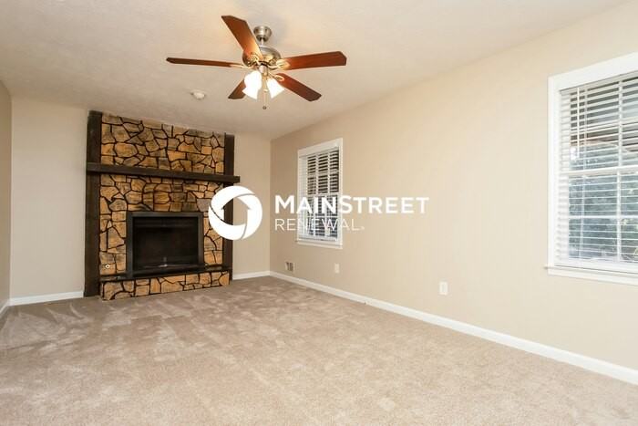 2165 Knighton Dr - Photo 3 of 15