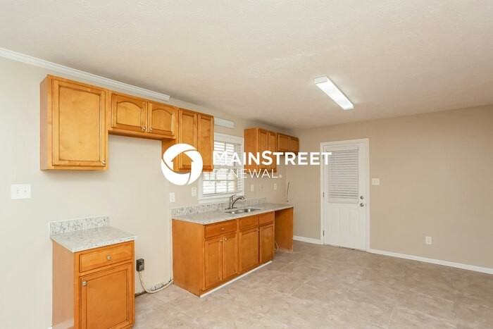 2165 Knighton Dr - Photo 6 of 15