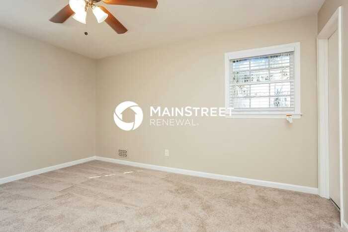 2165 Knighton Dr - Photo 7 of 15