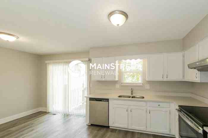 1007 Colbern Dr - Photo 4 of 18
