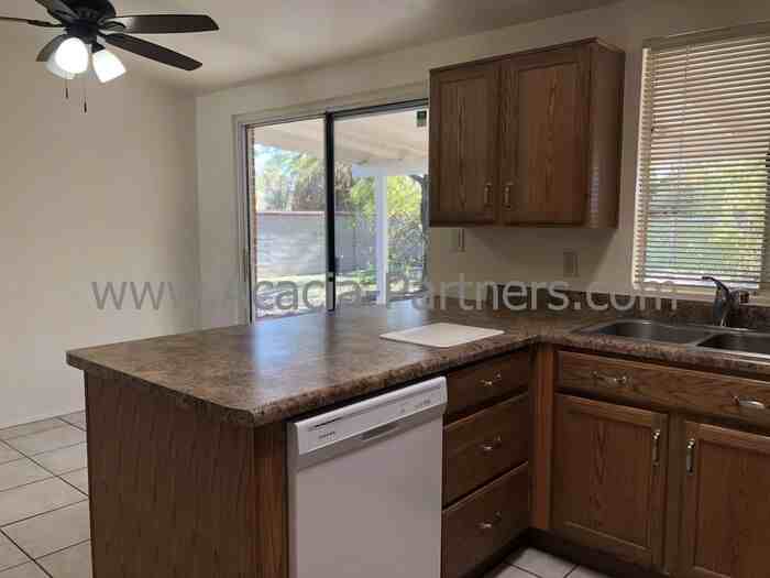 7426 E Princeton Dr - Photo 5 of 18