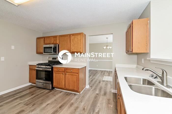 345 Kaleb Ct - Photo 7 of 17