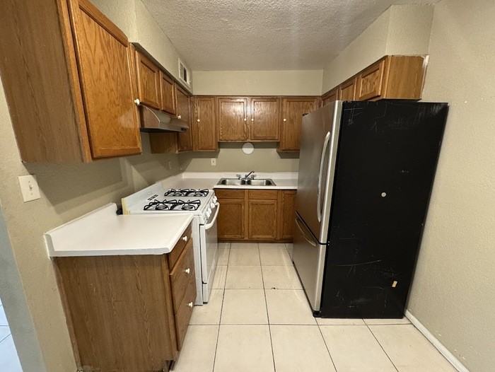 1751 E Virginia Ave #2 - Photo 4 of 14