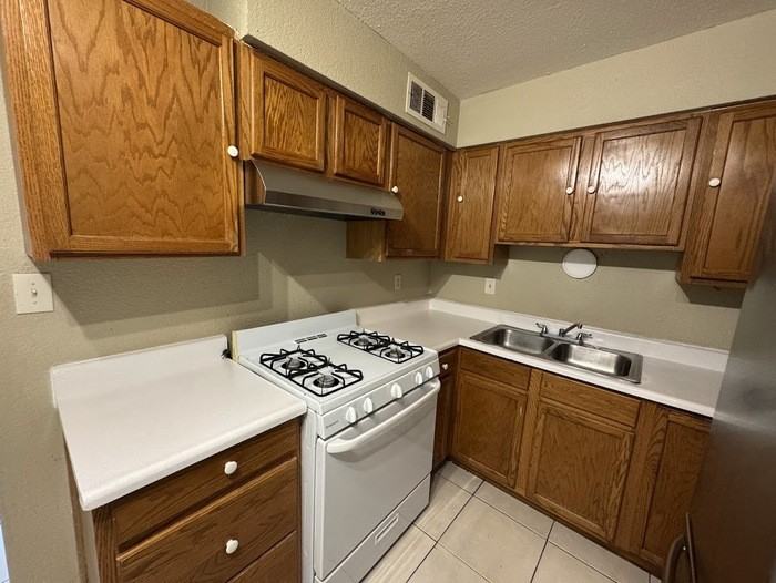 1751 E Virginia Ave #2 - Photo 5 of 14