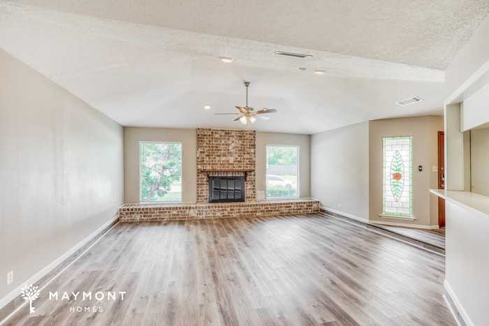13823 Swiss Hill Dr - Photo 4 of 15