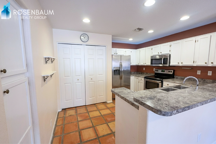 13832 N Cambria Dr #A - Photo 3 of 10