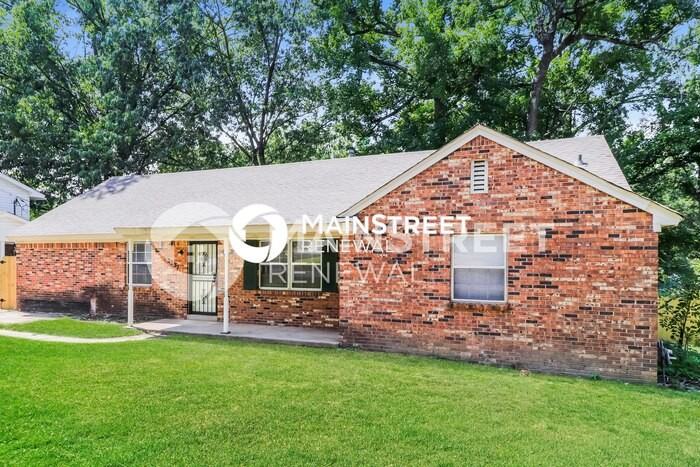 3557 Bellwood Dr - Photo 3 of 17