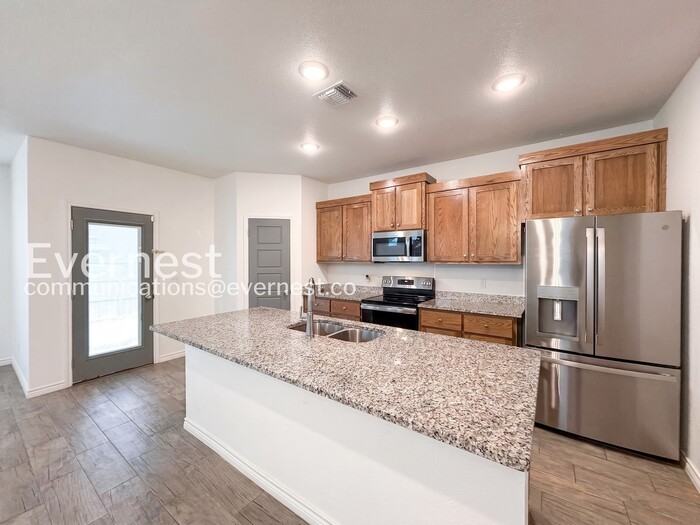621 Old Glory Rd - Photo 2 of 20
