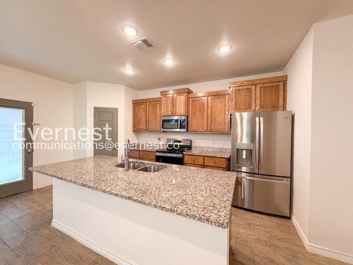 621 Old Glory Rd - Photo 3 of 20