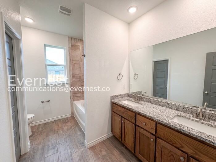 621 Old Glory Rd - Photo 6 of 20
