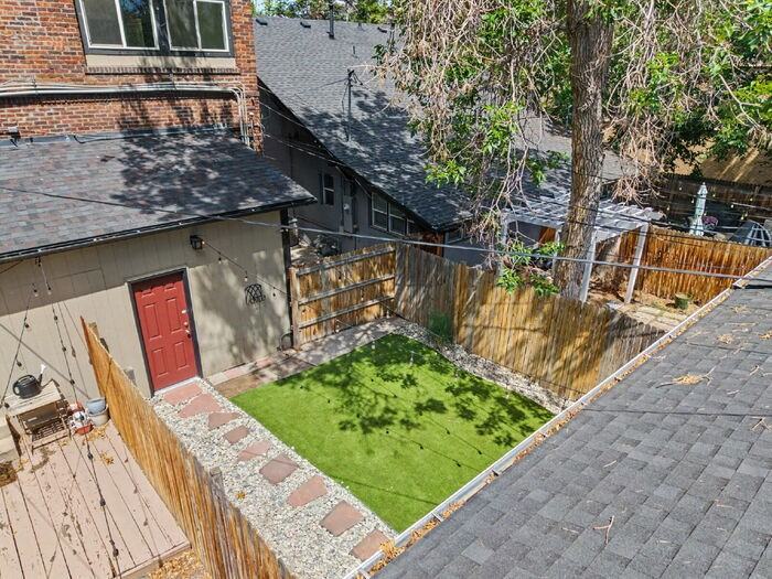 1230 N Logan St - Photo 5 of 44