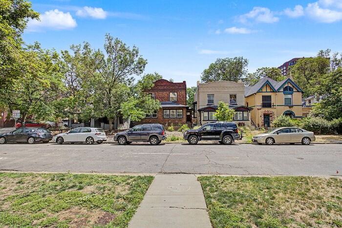 1230 N Logan St - Photo 7 of 44